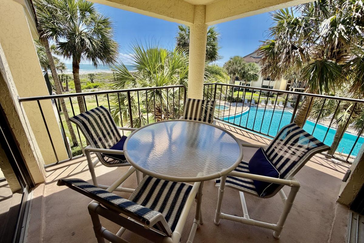 ocean side view/poolside balcony