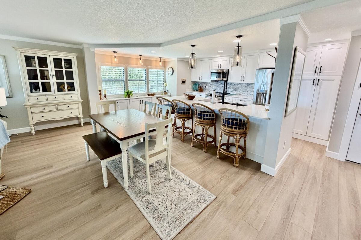 Kitchen/Dining area