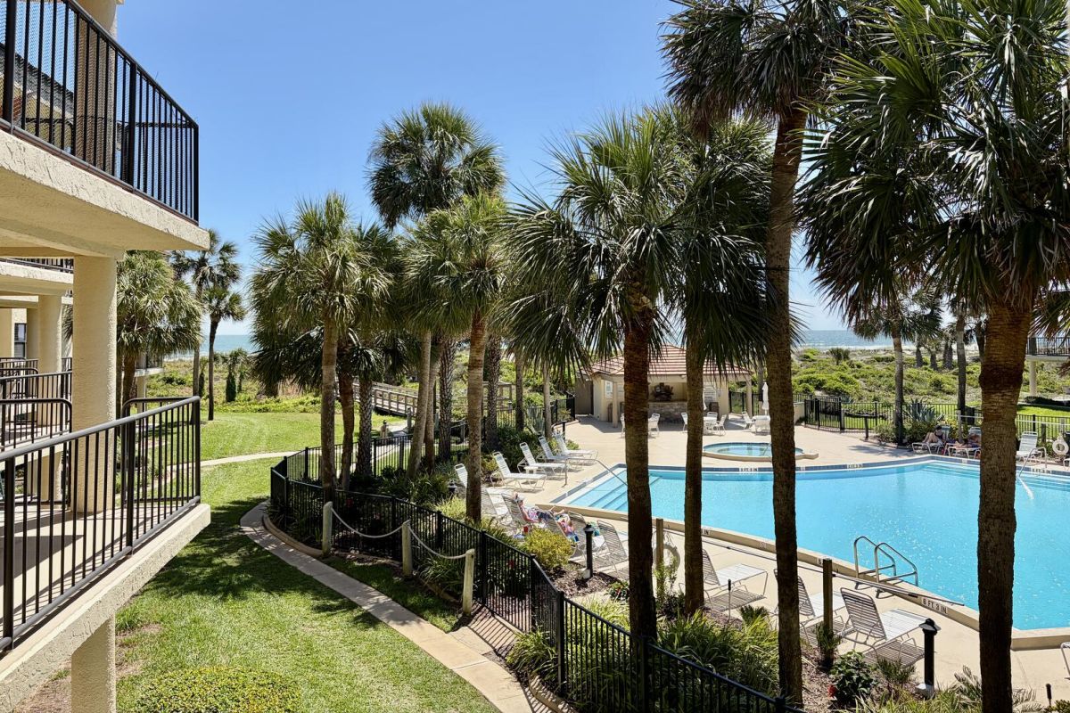 ocean side view/pool view from balcony